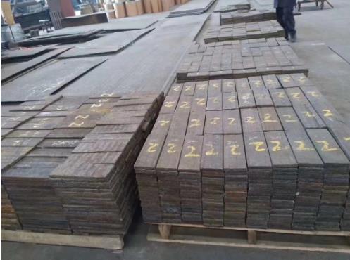 Cutting Service Composite Wear Resistant Steel Plate 10+8 Cutting Service Composite Wear Resistant Steel Plate 10+8