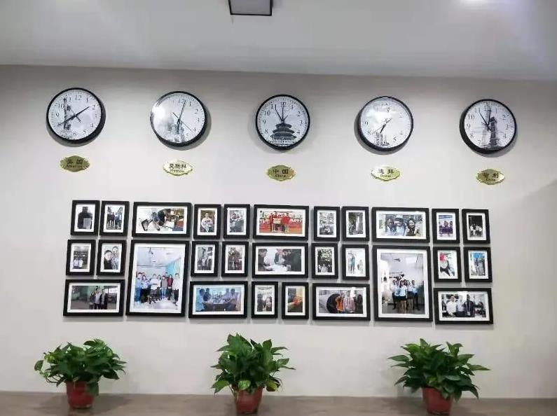 56-68 HRC الكسوة ثنائية المعدن ألواح التآكل المركبة المتصلبة في علم المعادن بسمك الركيزة وطبقة الصلب السبائكي - لوح التآكل المركب ثنائي المعدن الملحوم بالصين واللوحة الفولاذية المقاومة للتآكل 56-68 HRC Bimetal Cladding Hardened Composite Wear Plates in Metallurgy with Thickness of Substrate and Alloy Layer Steel - China Hardfacing Welded Bimetal Composite Wear Plate and Wear Steel Plate